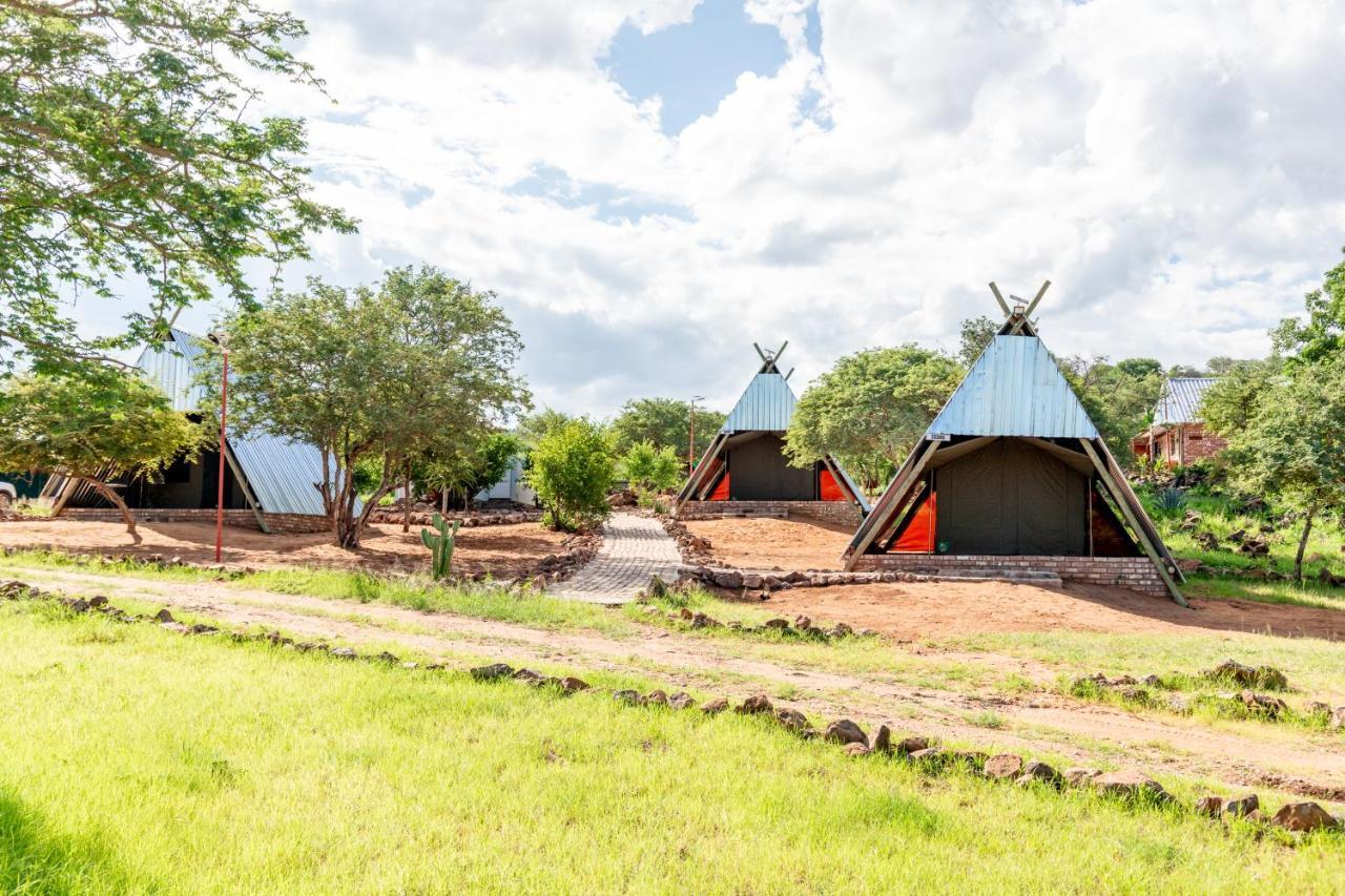 Tana Safaris Bush Camp Hotel Otjiwarongo Exterior foto