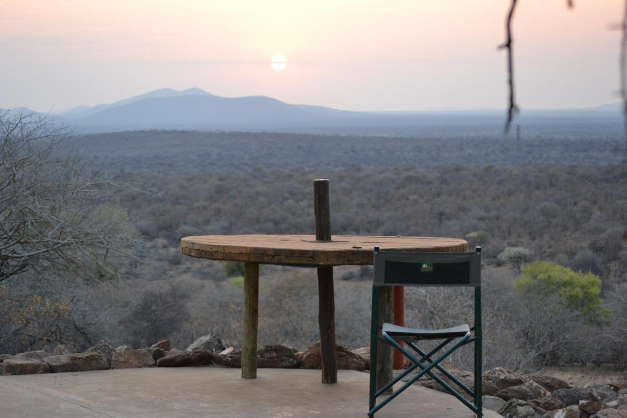 Tana Safaris Bush Camp Hotel Otjiwarongo Exterior foto